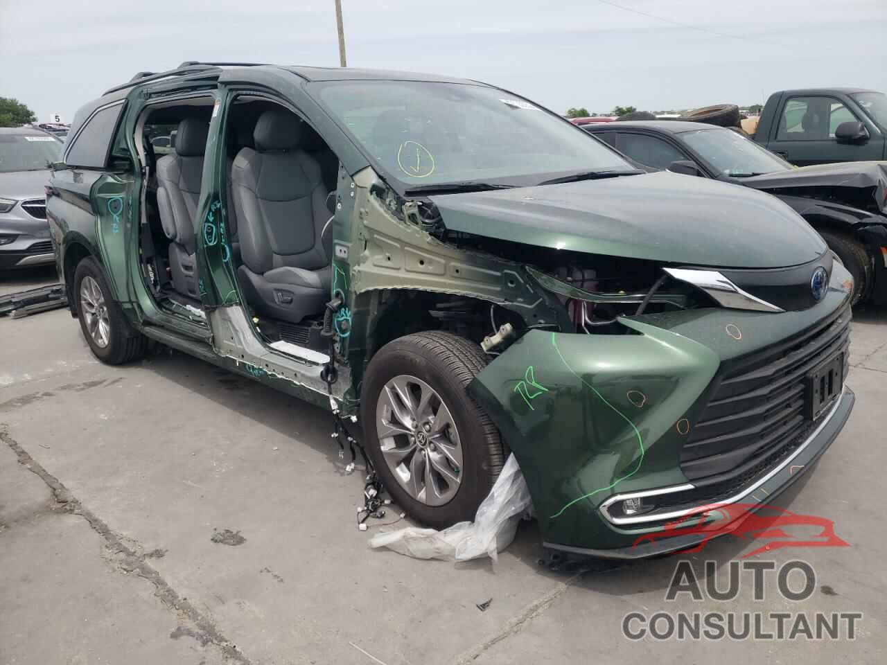 TOYOTA SIENNA 2021 - 5TDYRKEC7MS059640