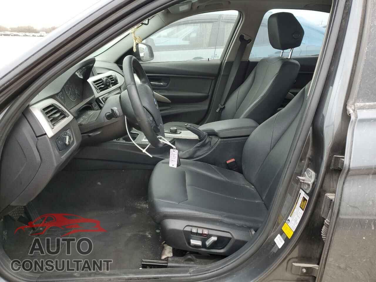 BMW 3 SERIES 2016 - WBA8E1G55GNU10072
