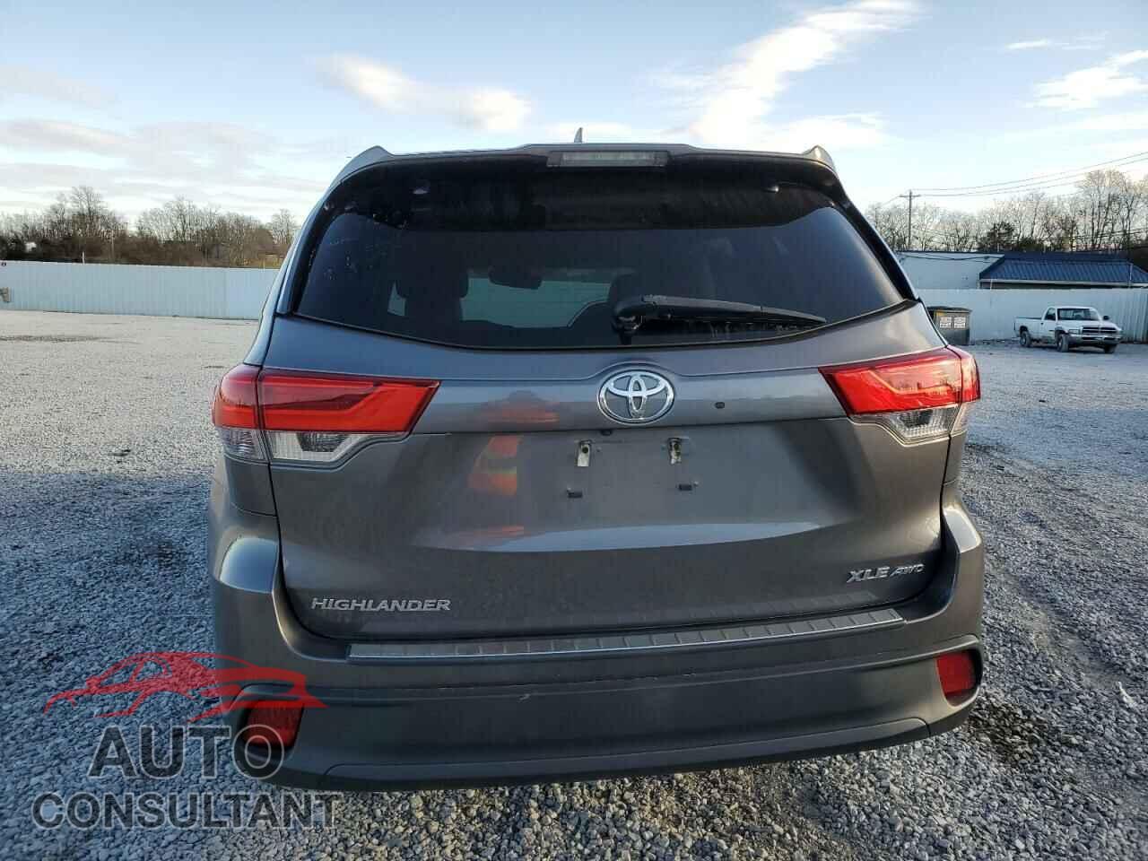 TOYOTA HIGHLANDER 2018 - 5TDJZRFH4JS487679