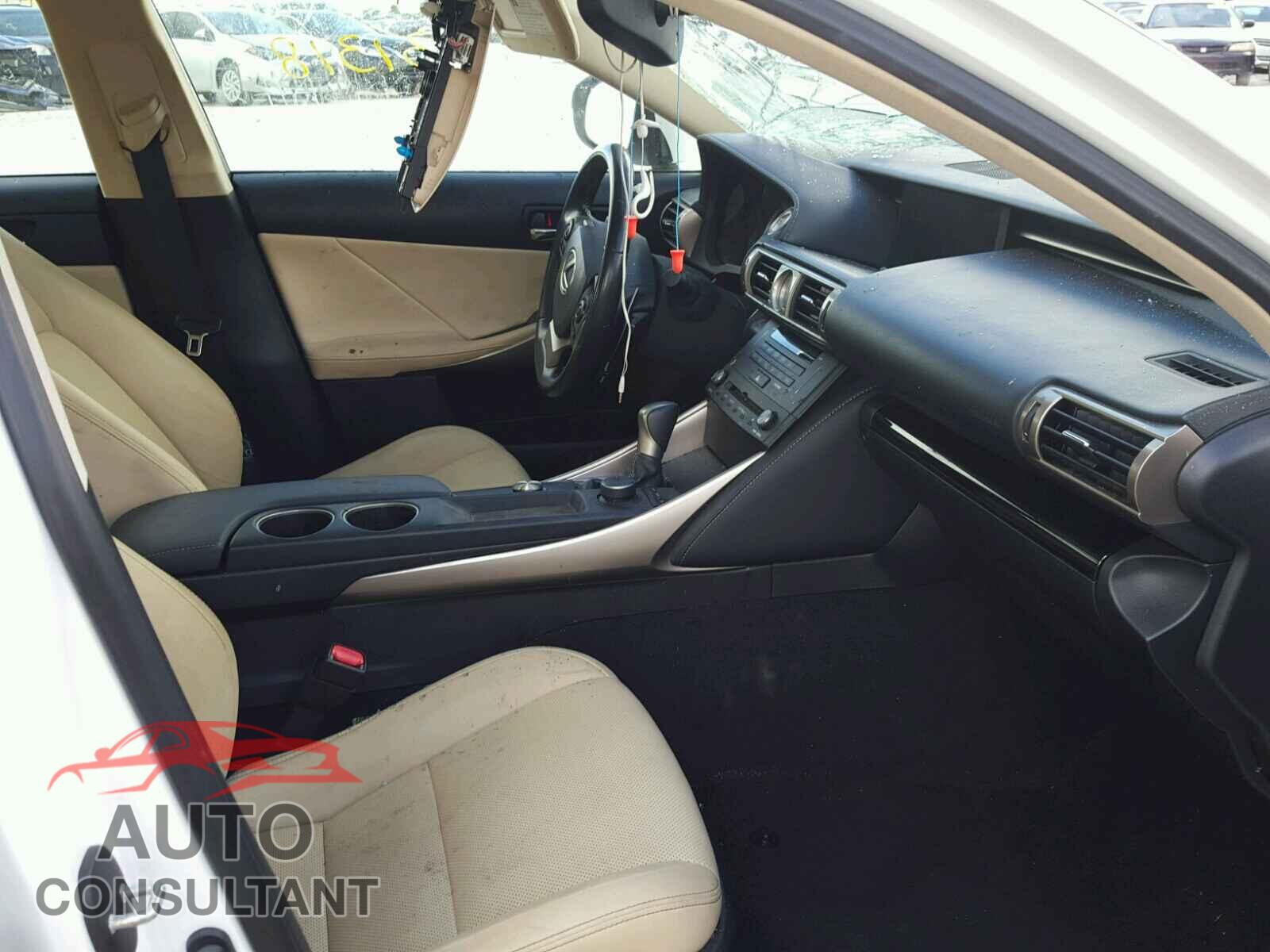 LEXUS IS 2016 - JTHBA1D20G5002155