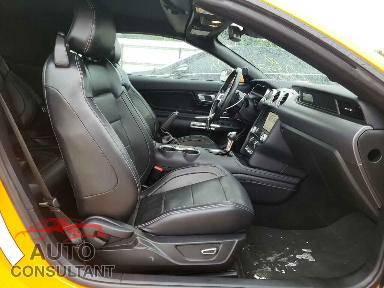 FORD MUSTANG 2019 - 1FATP8UH8K5159352