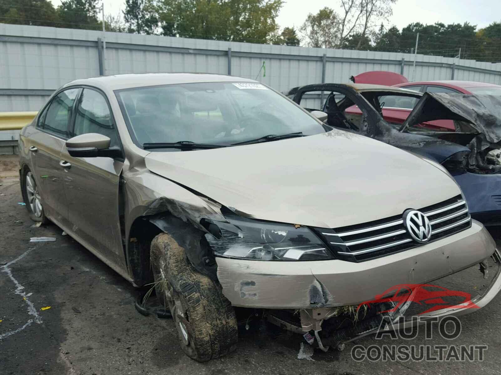 VOLKSWAGEN PASSAT 2015 - 1VWAT7A30FC016636