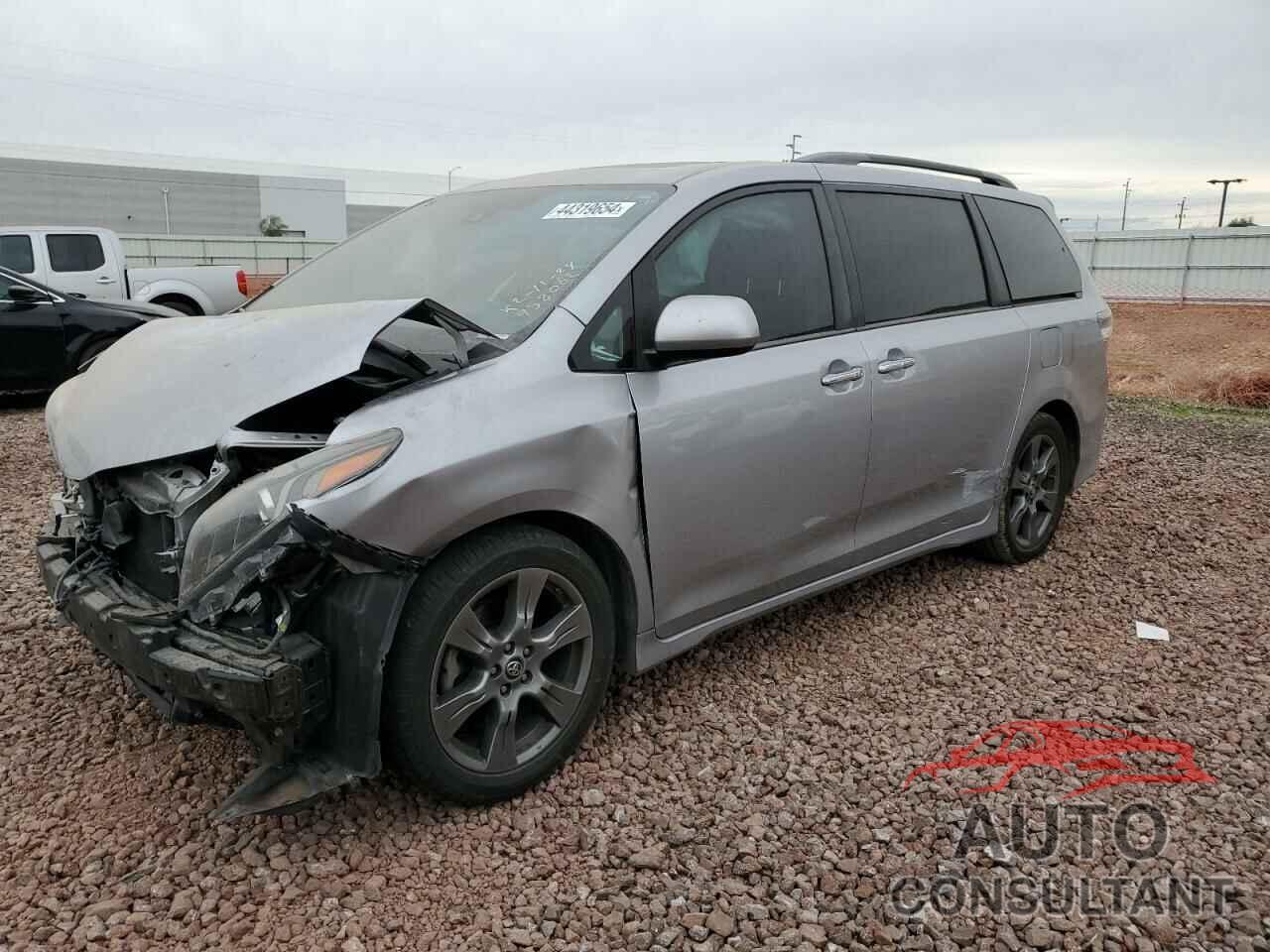 TOYOTA SIENNA 2018 - 5TDXZ3DC9JS958062