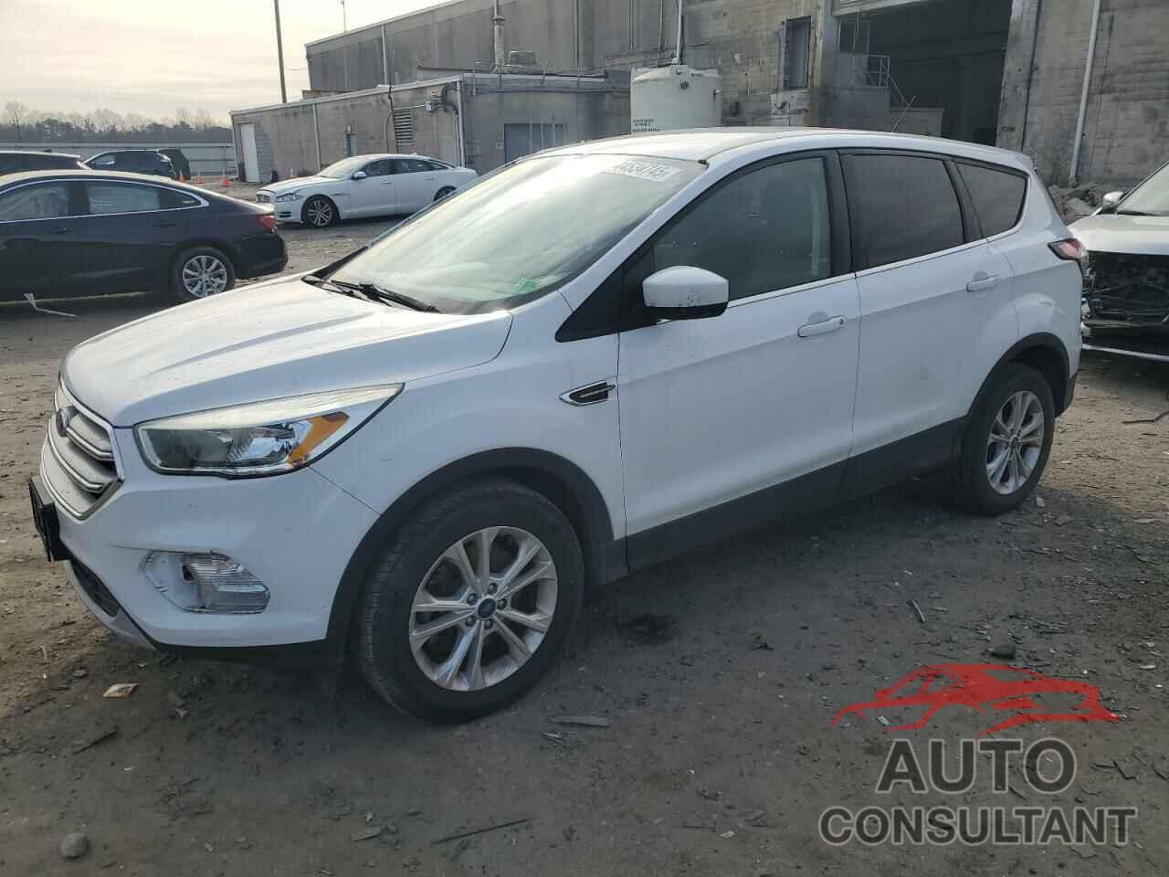FORD ESCAPE 2017 - 1FMCU9GD1HUD33385