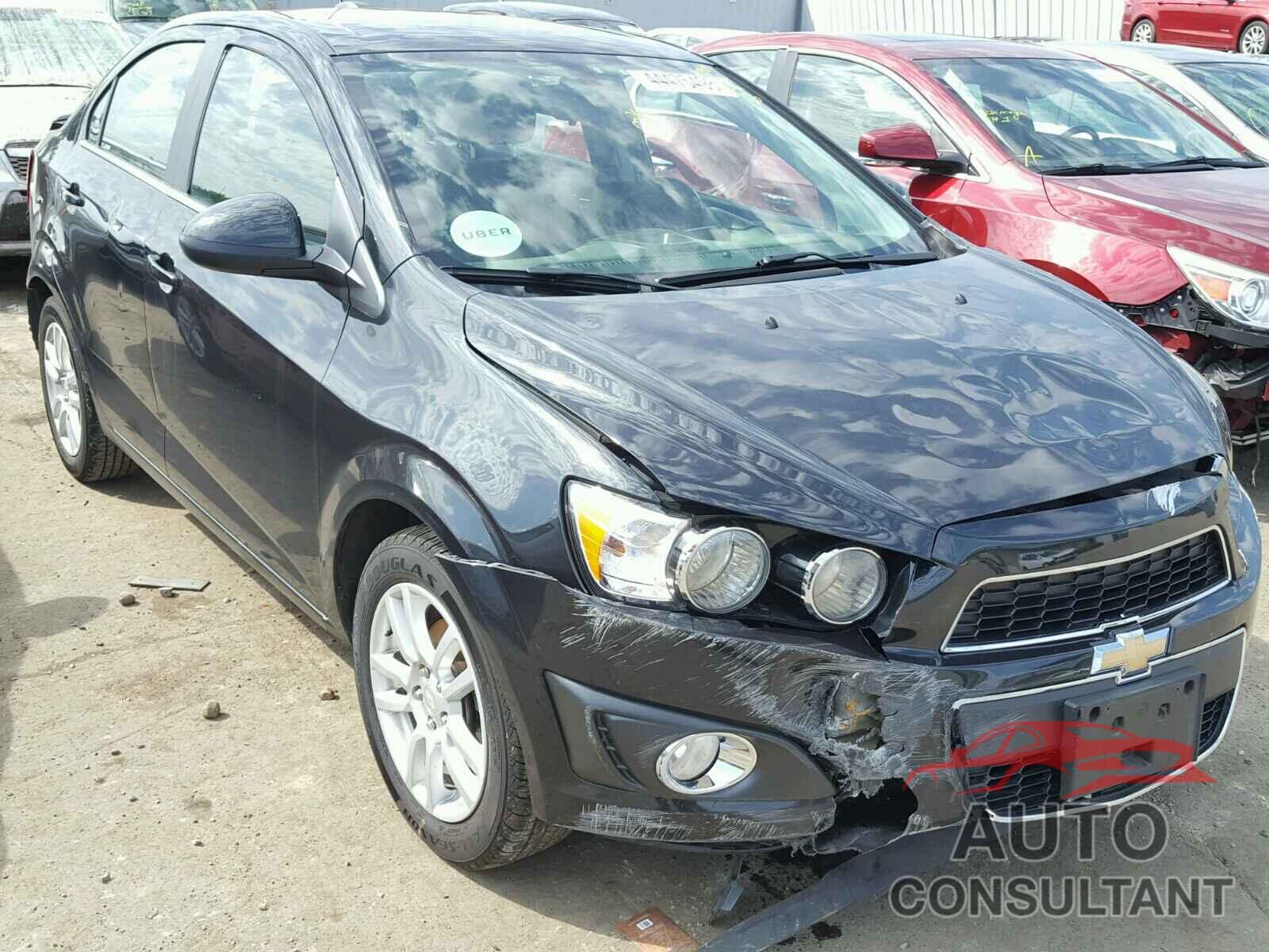 CHEVROLET SONIC 2015 - 1G1JC5SH9F4213485