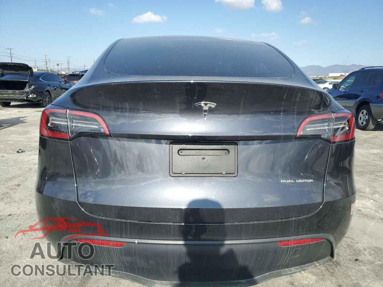 TESLA MODEL Y 2024 - 7SAYGAEE1RF024480