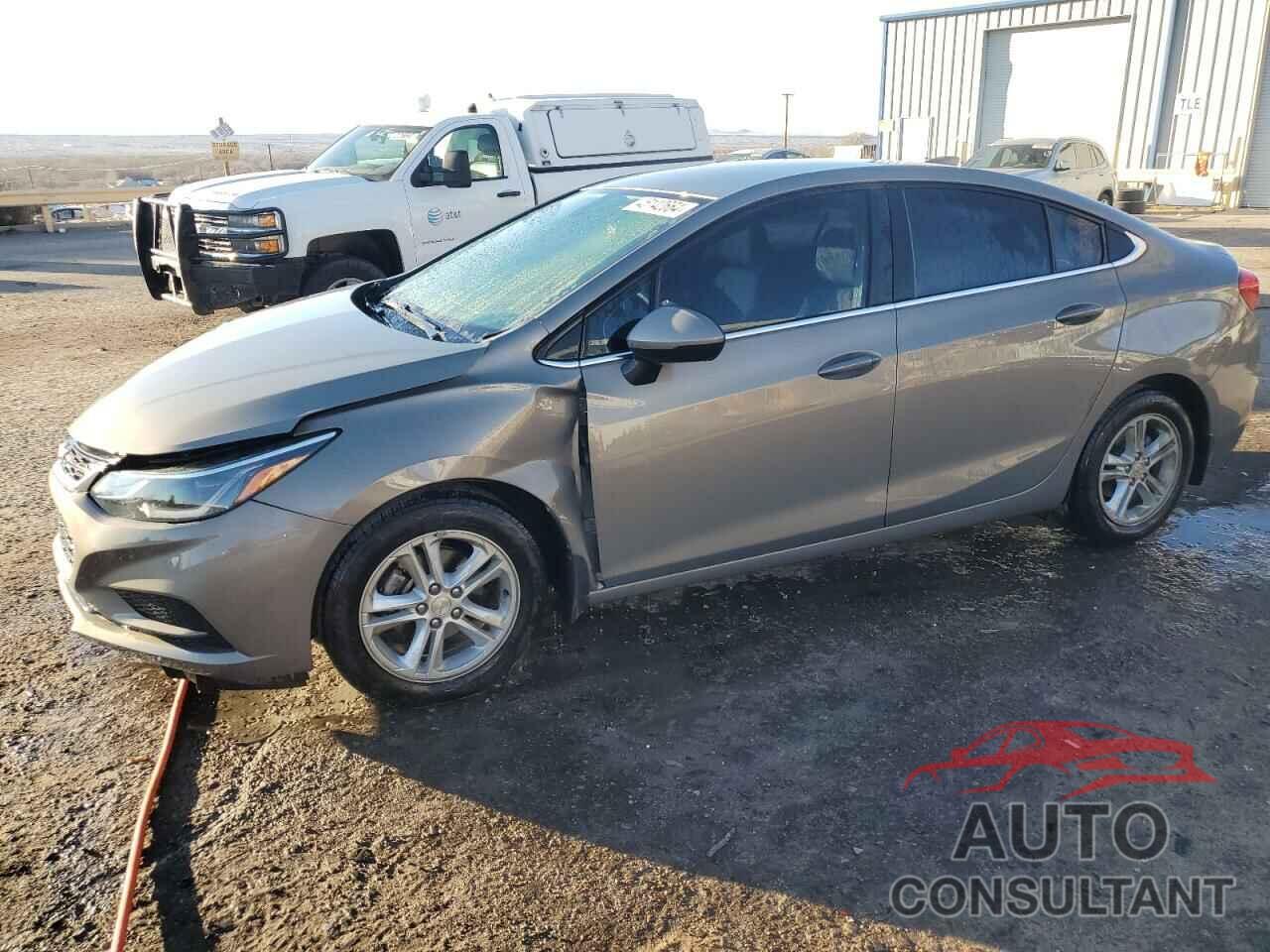 CHEVROLET CRUZE 2018 - 1G1BE5SM5J7220341