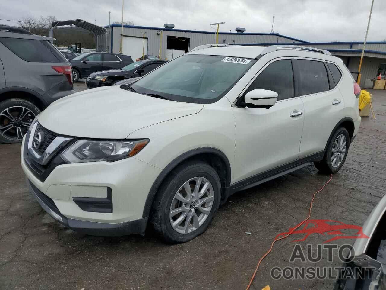 NISSAN ROGUE 2017 - KNMAT2MT1HP534168