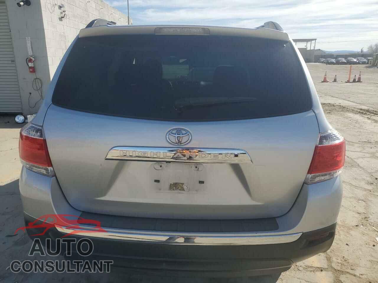 TOYOTA HIGHLANDER 2013 - 5TDZK3EH8DS126076