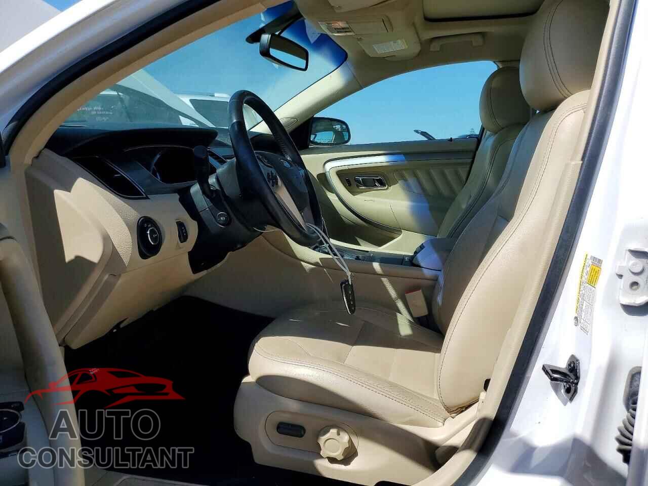FORD TAURUS 2015 - 1FAHP2E83FG202197