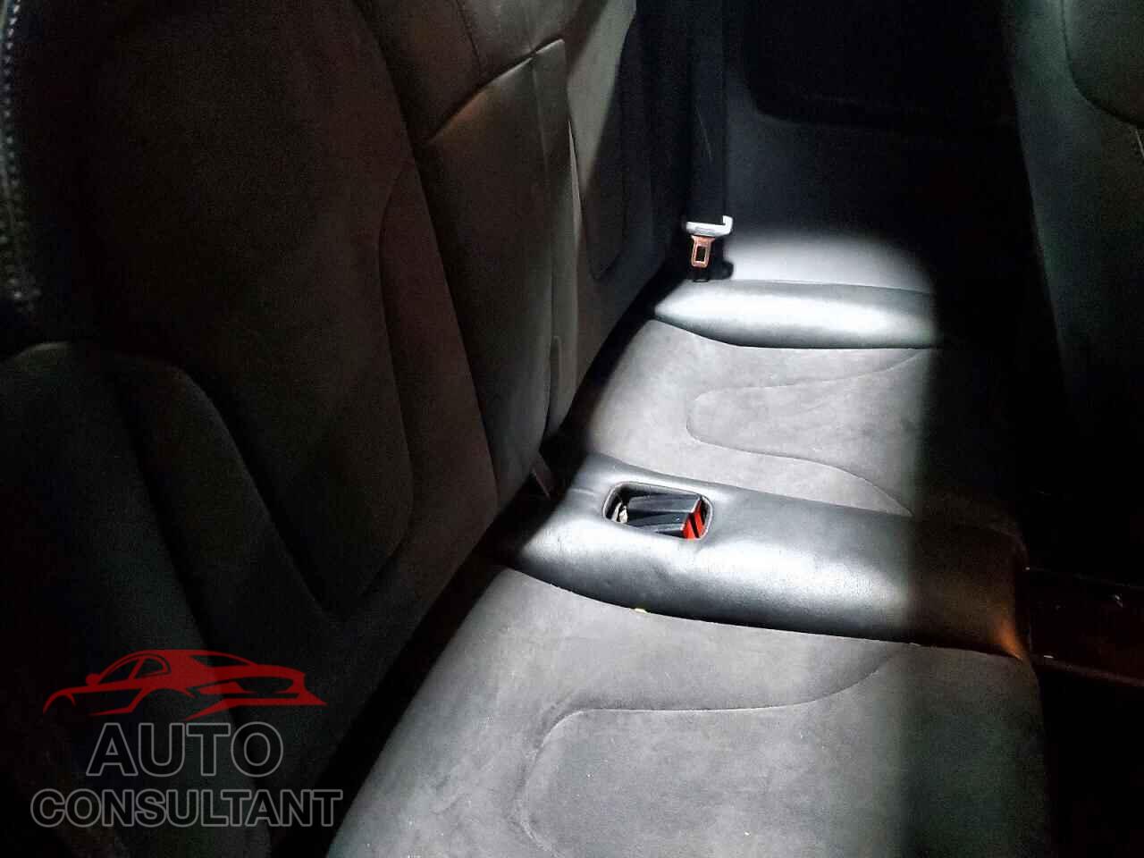 AUDI TT 2012 - TRUBFAFKXC1005331