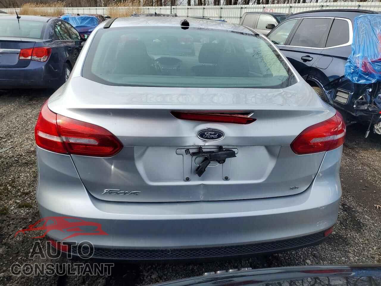 FORD FOCUS 2017 - 1FADP3F22HL235264