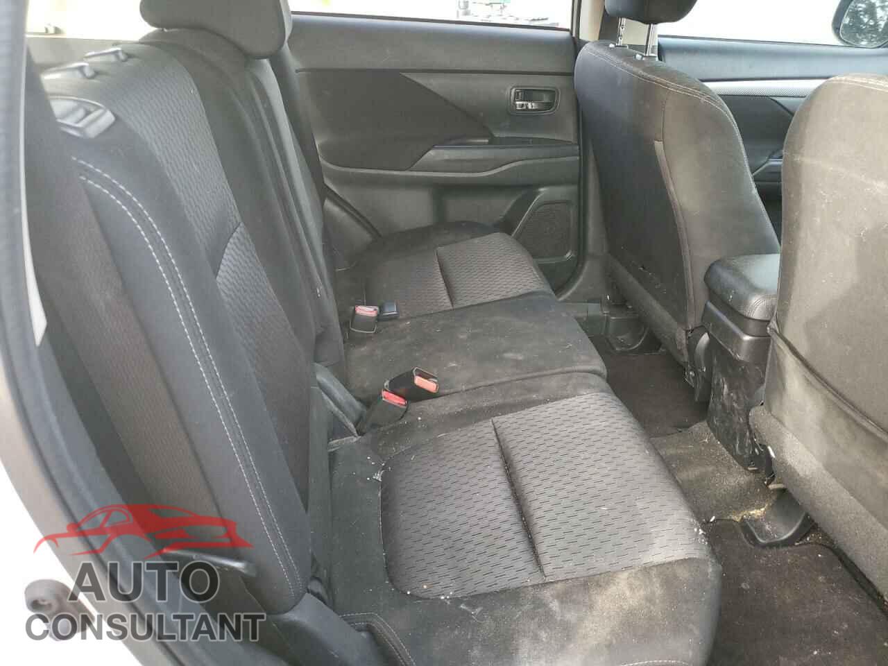 MITSUBISHI OUTLANDER 2015 - JA4AD2A35FZ010549