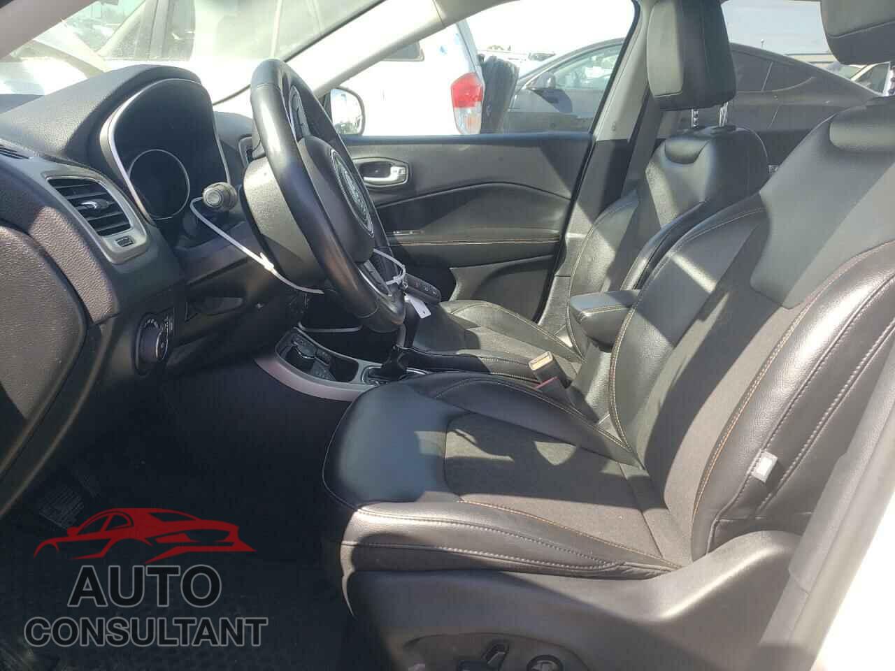JEEP COMPASS 2018 - 3C4NJDBB1JT112481