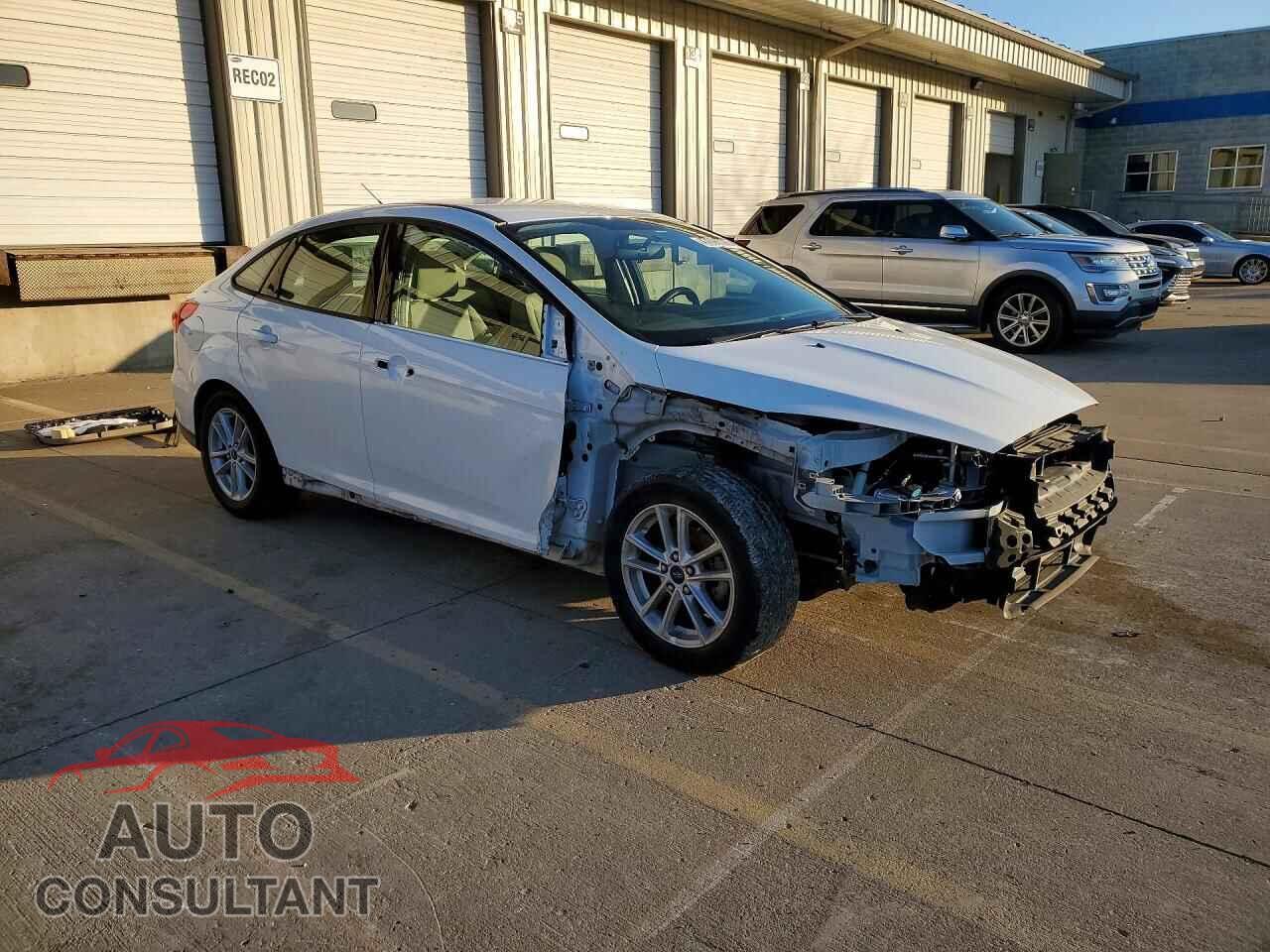 FORD FOCUS 2015 - 1FADP3F24FL250314
