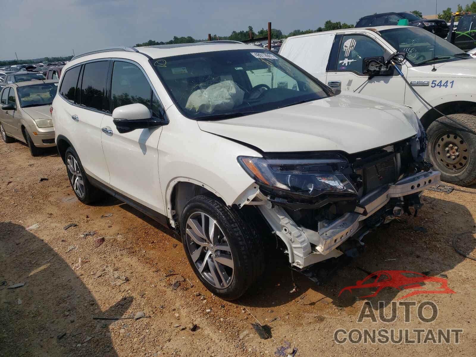 HONDA PILOT 2017 - 5FNYF6H95HB068900