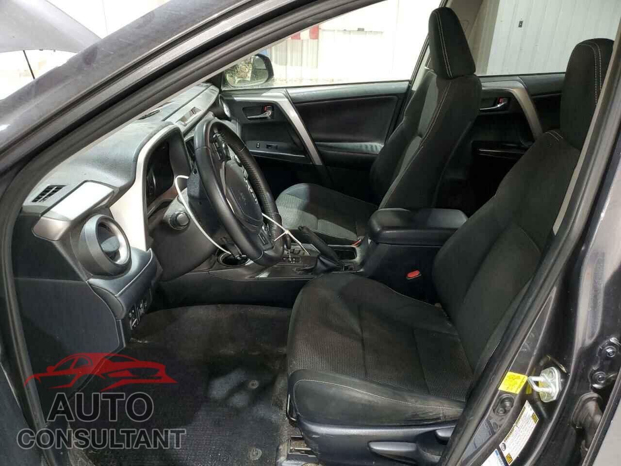 TOYOTA RAV4 2017 - JTMRFREV2HJ112304