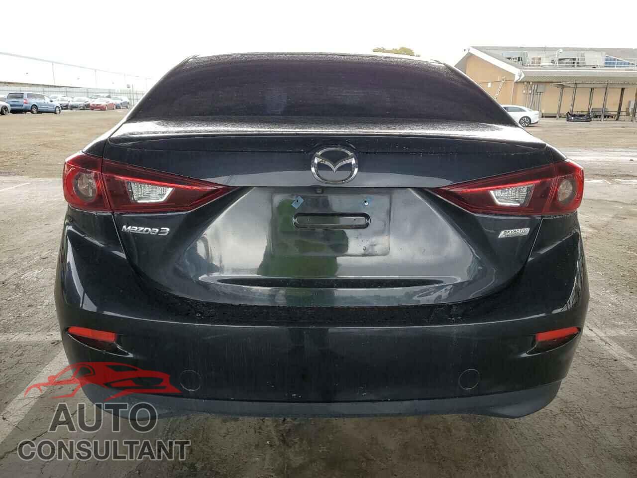 MAZDA 3 2018 - 3MZBN1V34JM190075