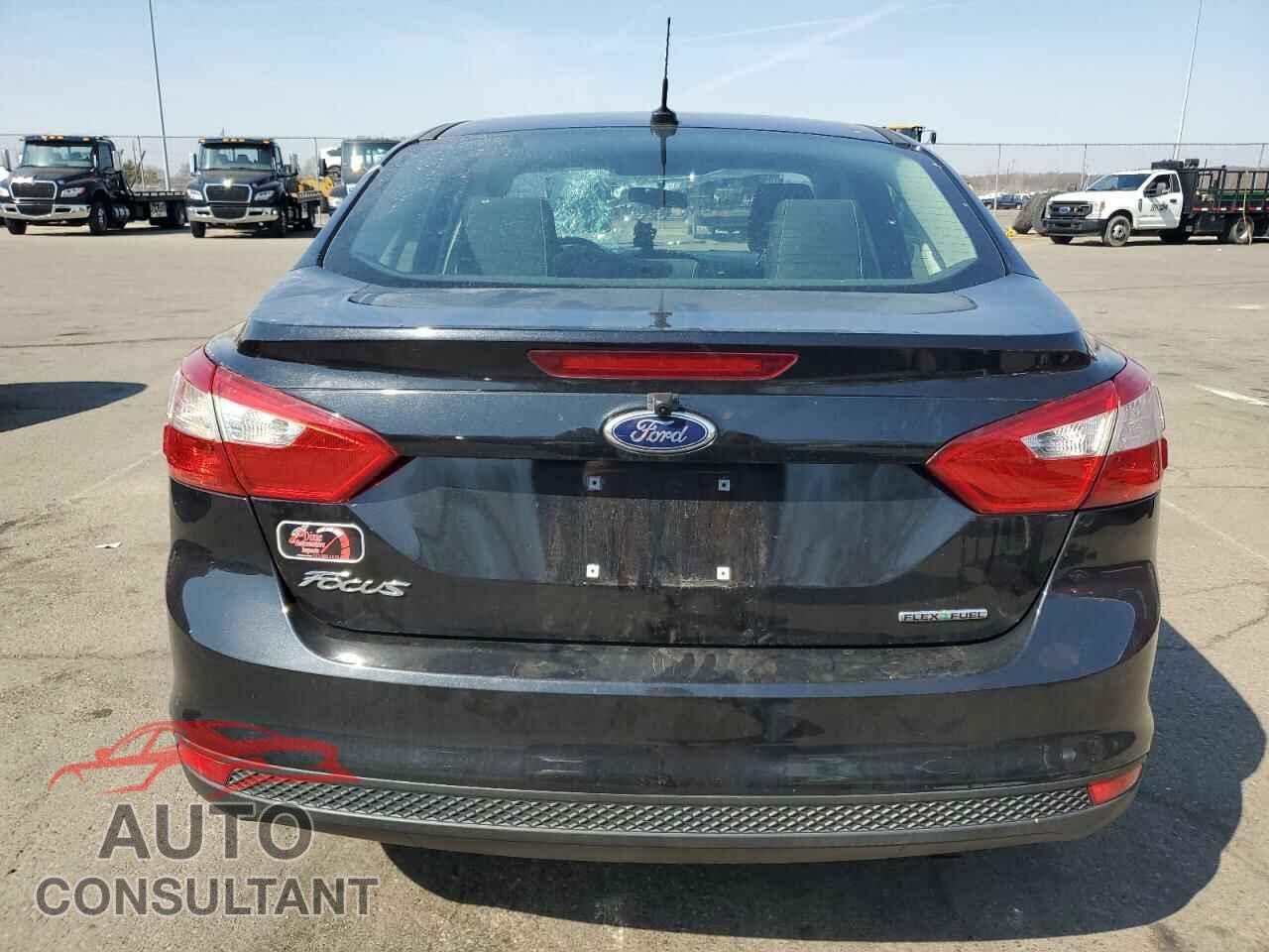 FORD FOCUS 2013 - 1FADP3E28DL143460