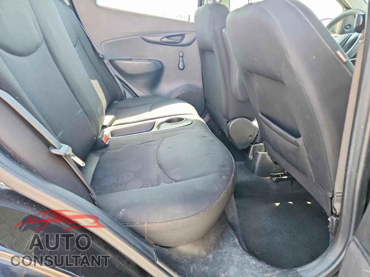 CHEVROLET SPARK 2017 - KL8CA6SA5HC715183