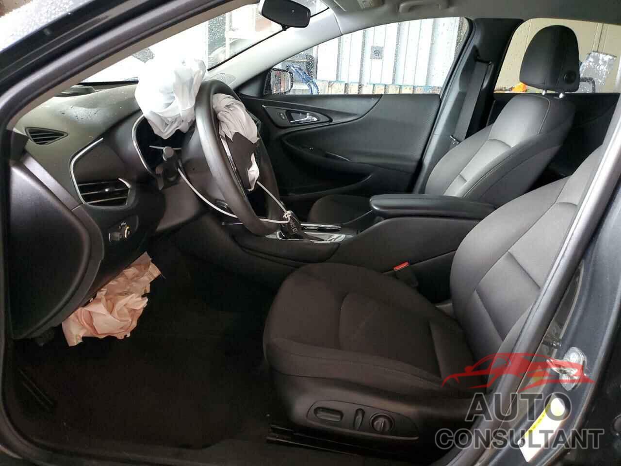 CHEVROLET MALIBU 2018 - 1G1ZD5ST7JF257860