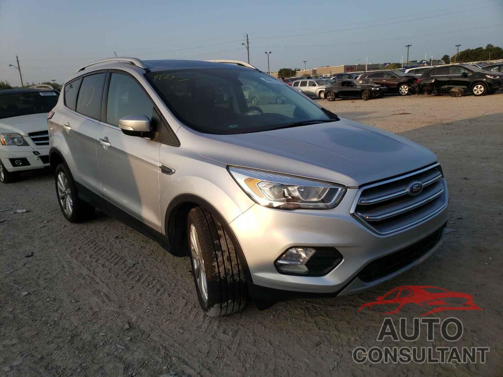 FORD ESCAPE 2017 - 1FMCU9J96HUA48959