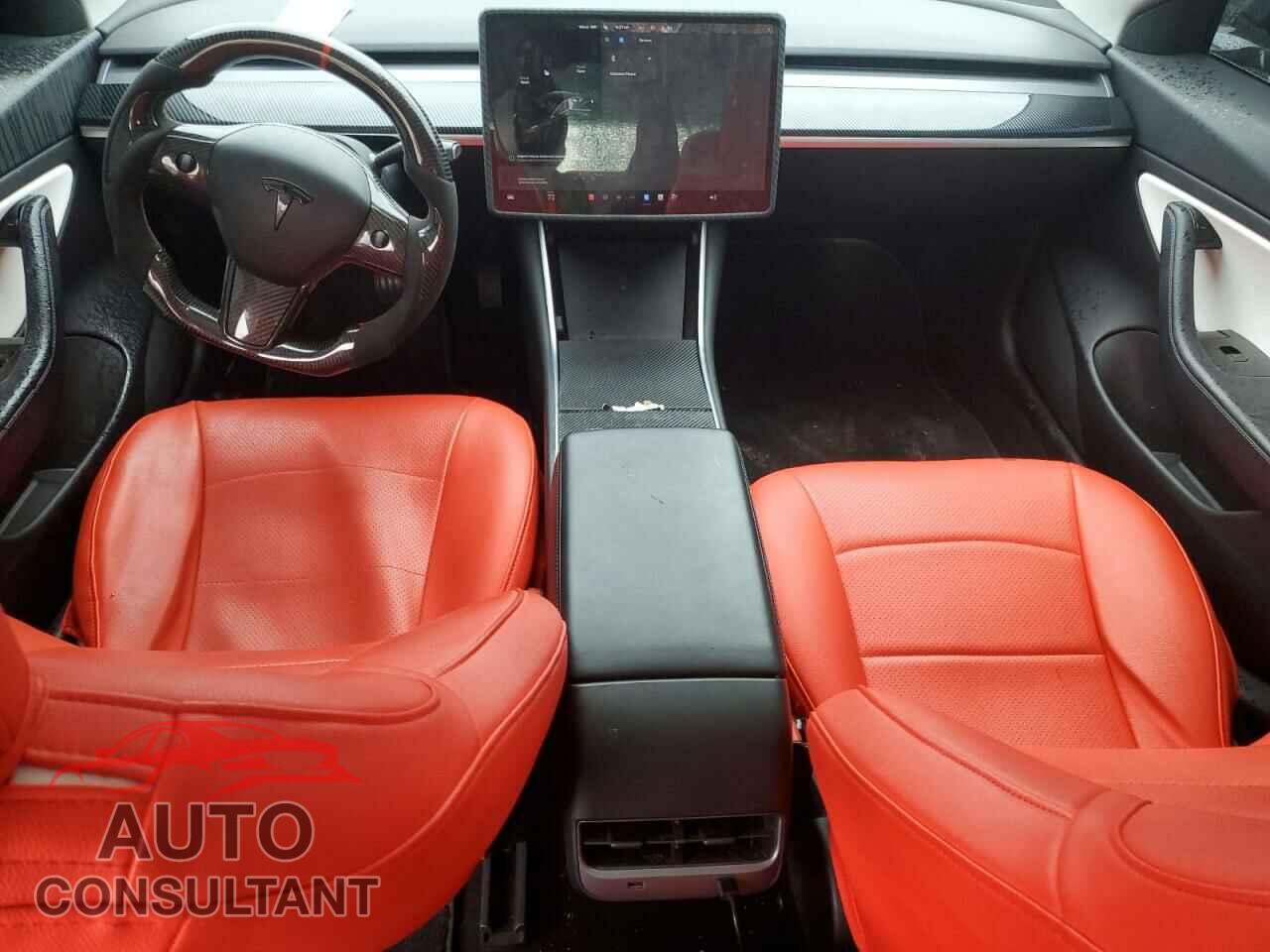 TESLA MODEL 3 2018 - 5YJ3E1EA5JF155281