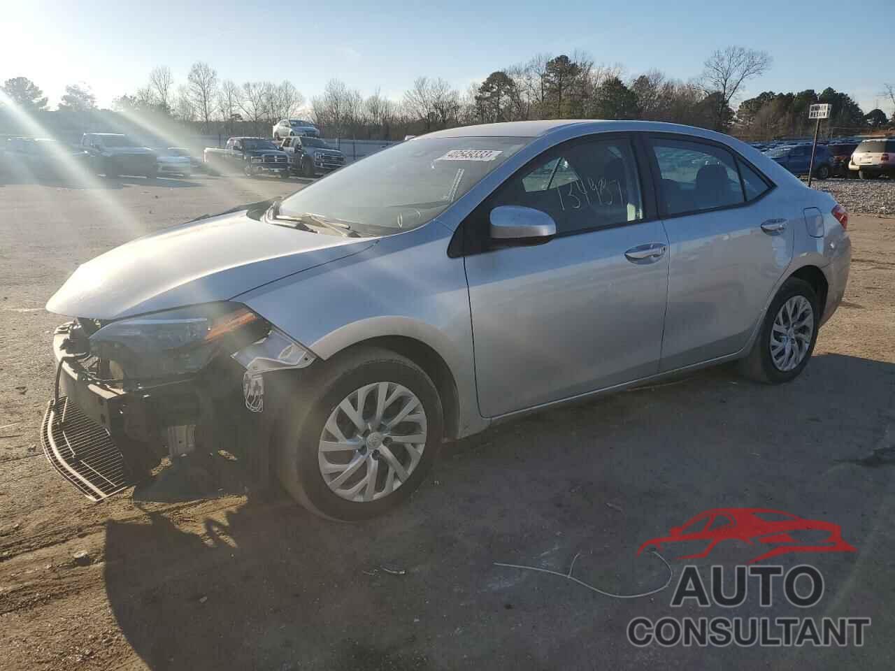 TOYOTA COROLLA 2018 - 5YFBURHE4JP851131
