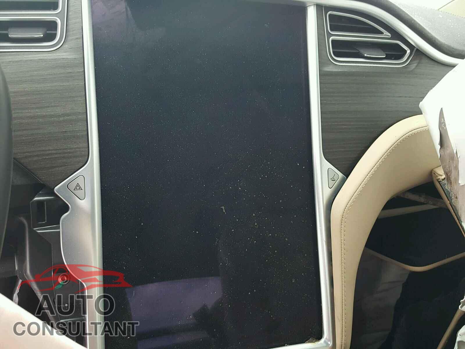 TESLA MODEL X 2016 - 5YJXCBE26GF005808