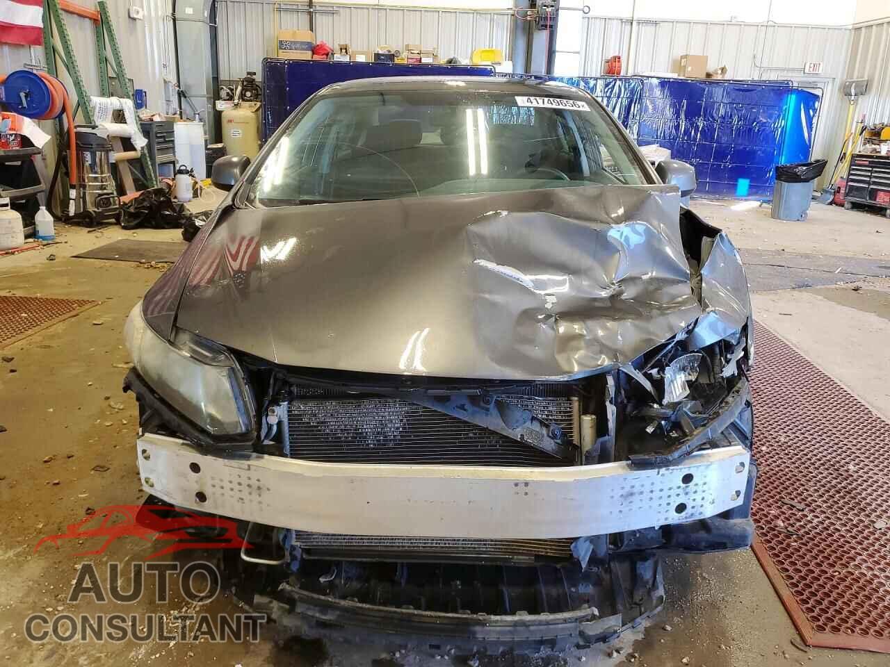 HONDA CIVIC 2013 - 2HGFB2F53DH584576