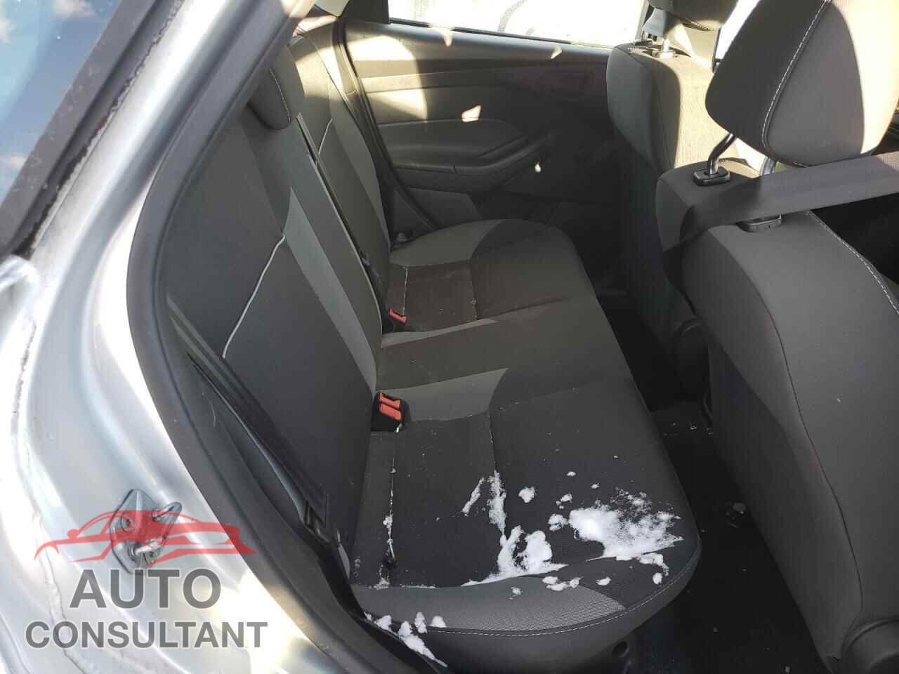 FORD FOCUS 2014 - 1FADP3E28EL178470