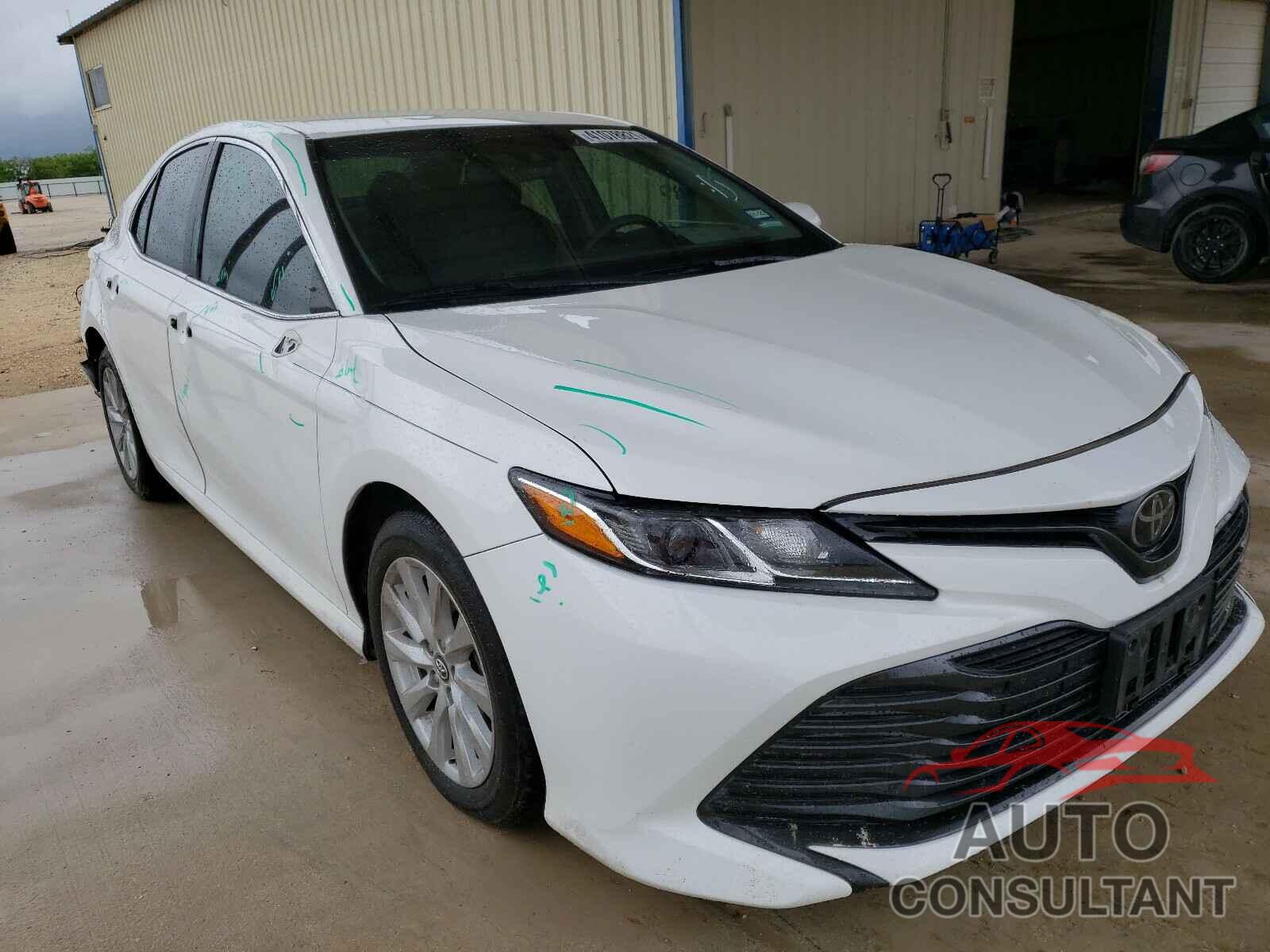 TOYOTA CAMRY 2018 - 4T1B11HK4JU571319