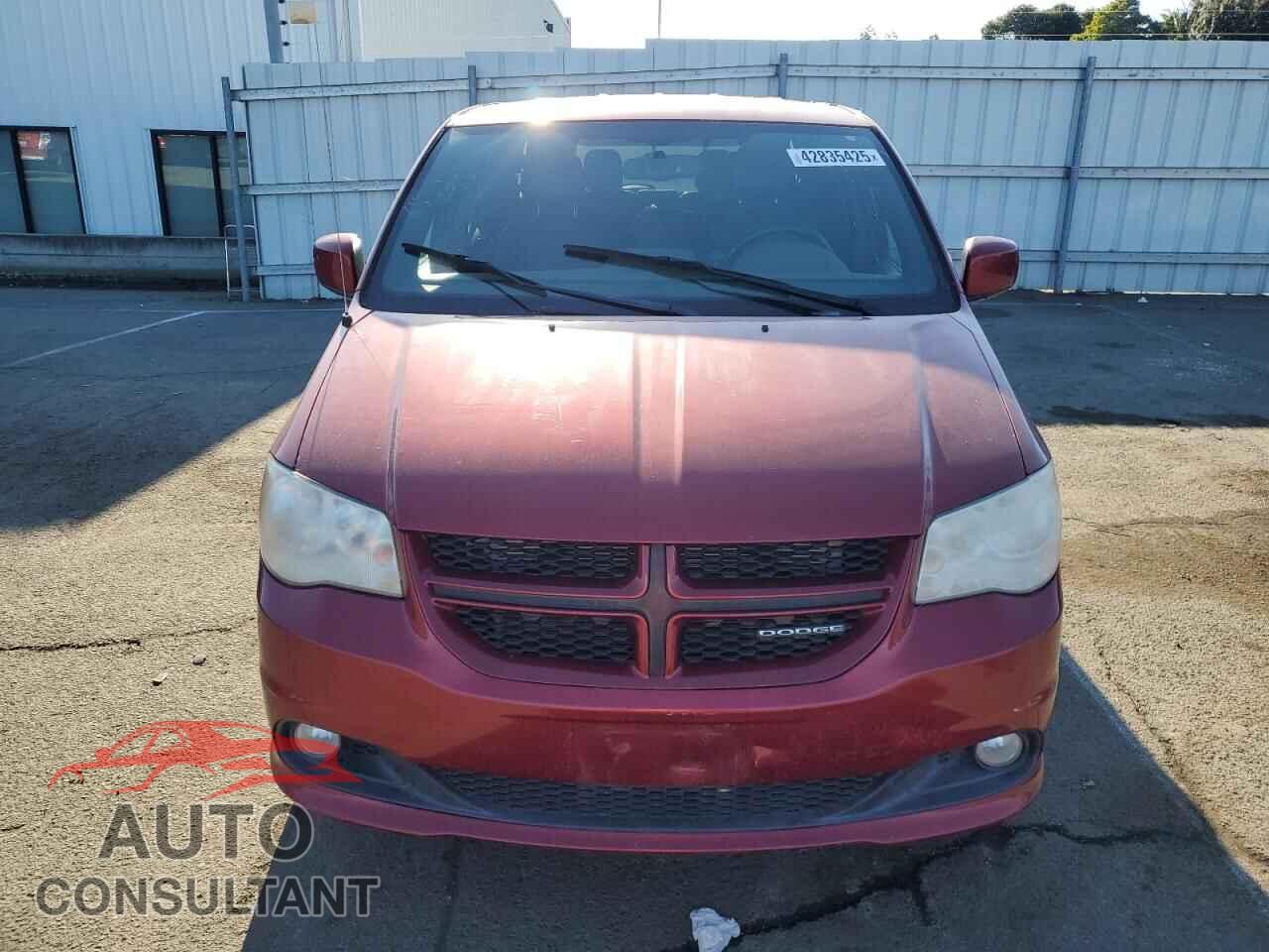 DODGE CARAVAN 2011 - 2D4RN7DG5BR738526