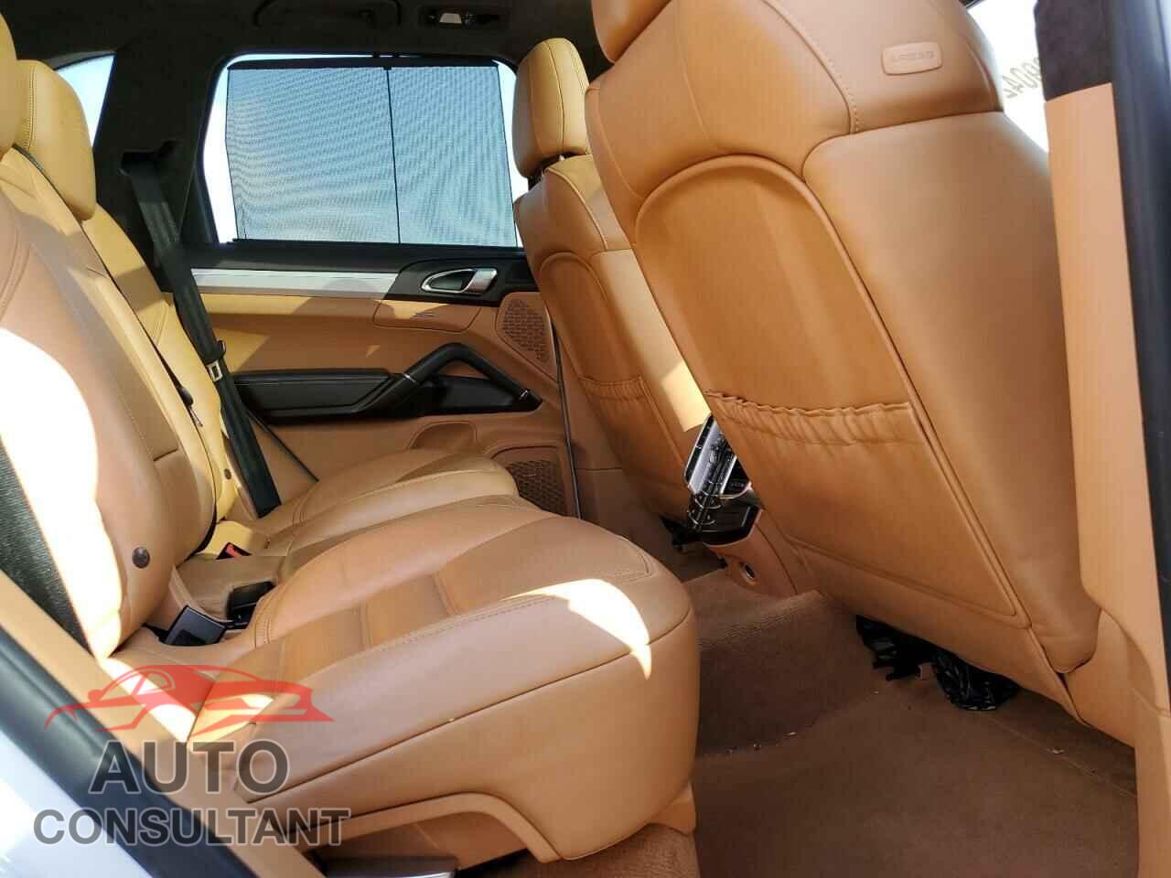 PORSCHE CAYENNE 2015 - WP1AC2A21FLA80938