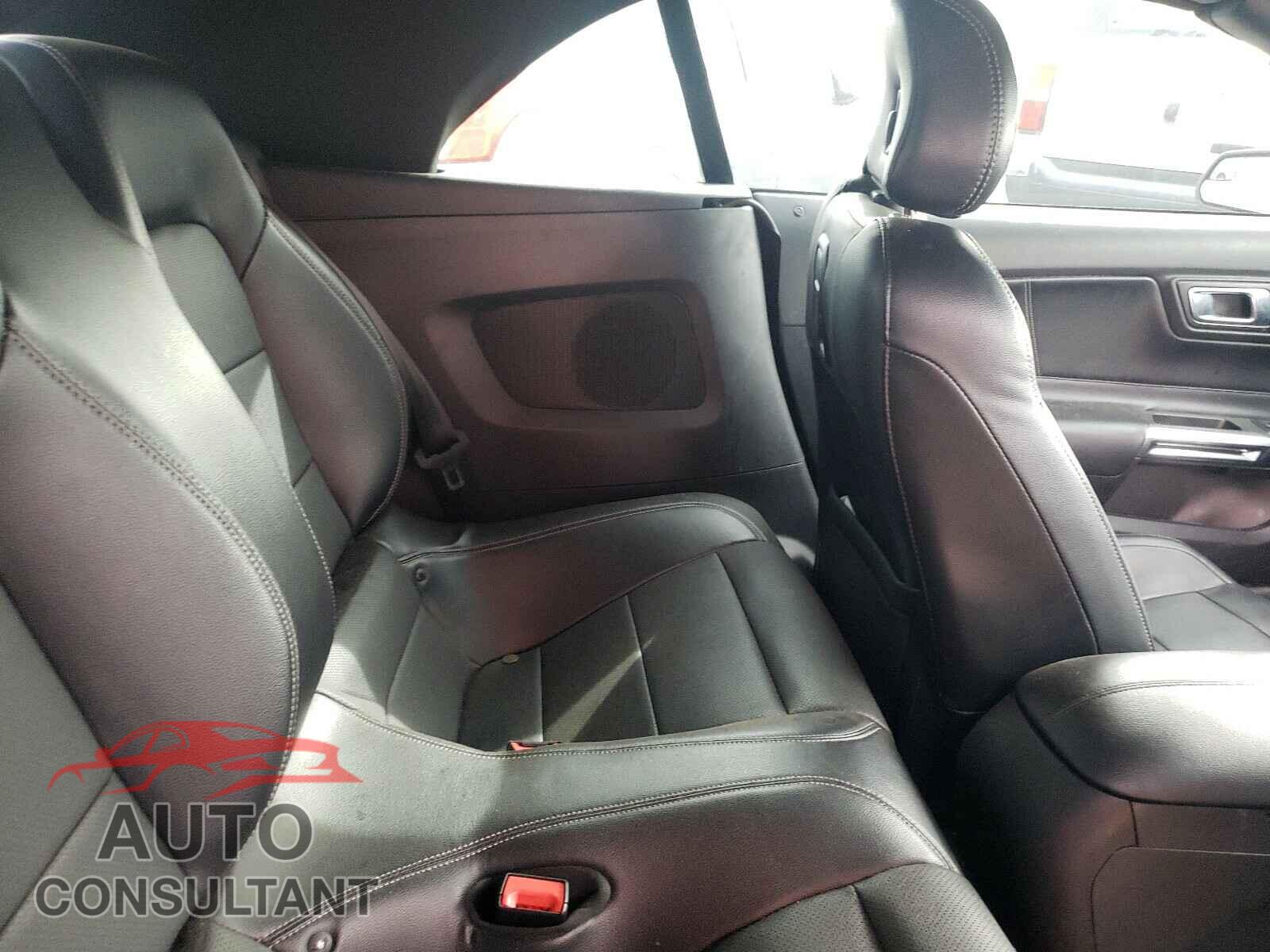 FORD MUSTANG 2019 - 1FATP8UH0K5135742