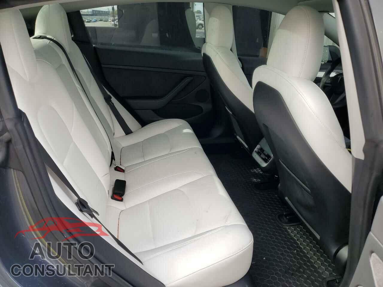 TESLA MODEL 3 2023 - 5YJ3E1EA7PF695756