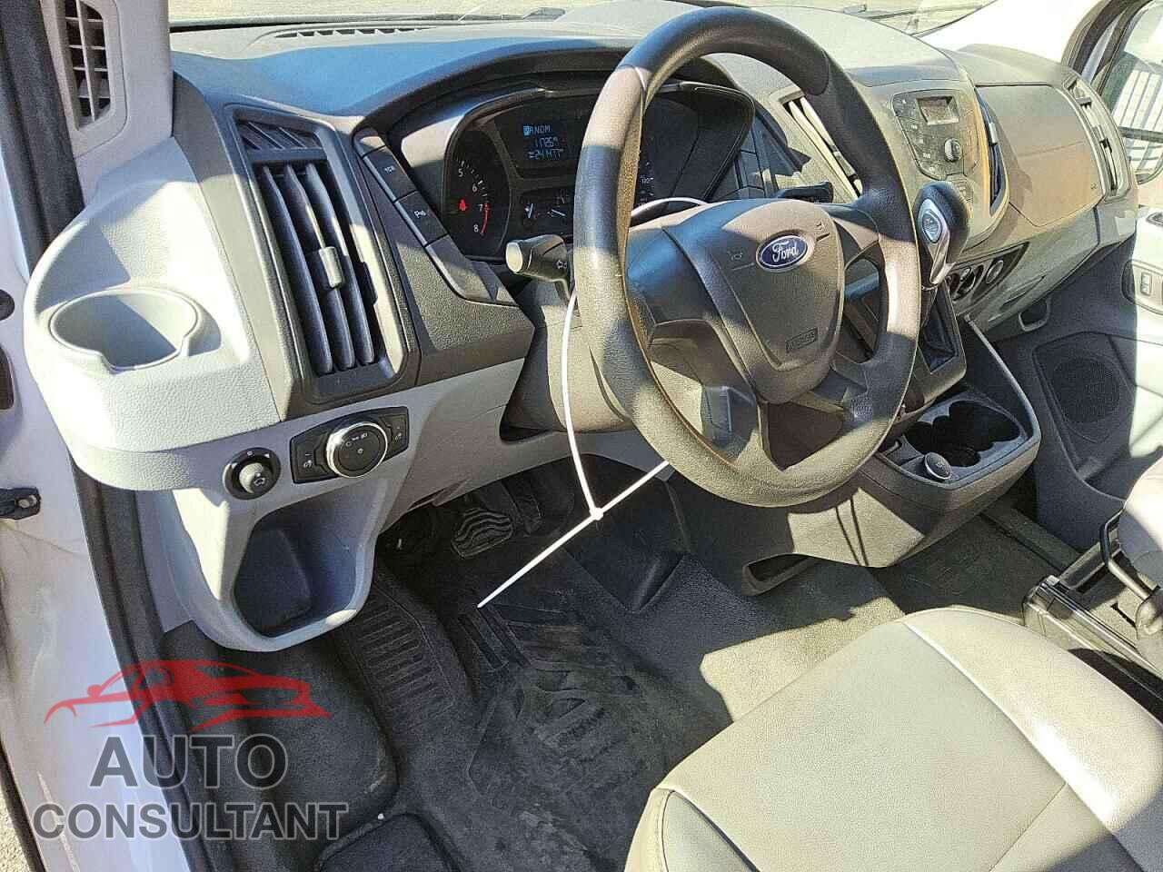 FORD TRANSIT 2017 - 1FTYR2CM7HKA07126