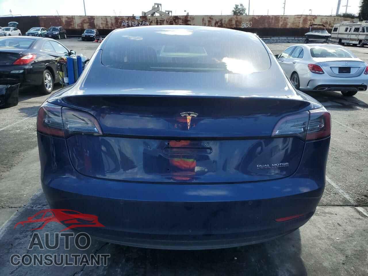 TESLA MODEL 3 2018 - 5YJ3E1EB4JF083983