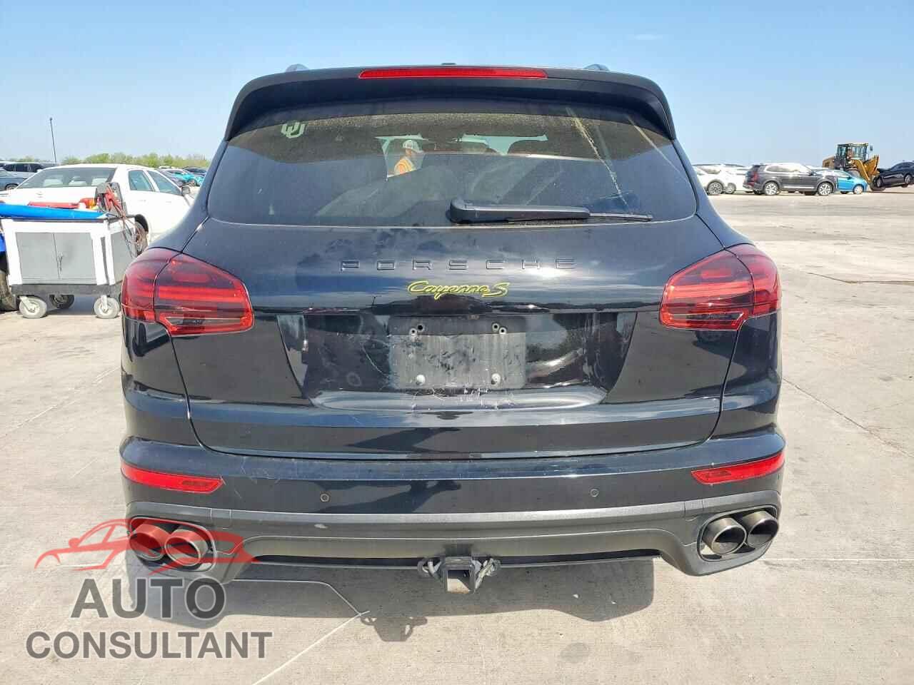 PORSCHE CAYENNE 2018 - WP1AE2A24JLA70391