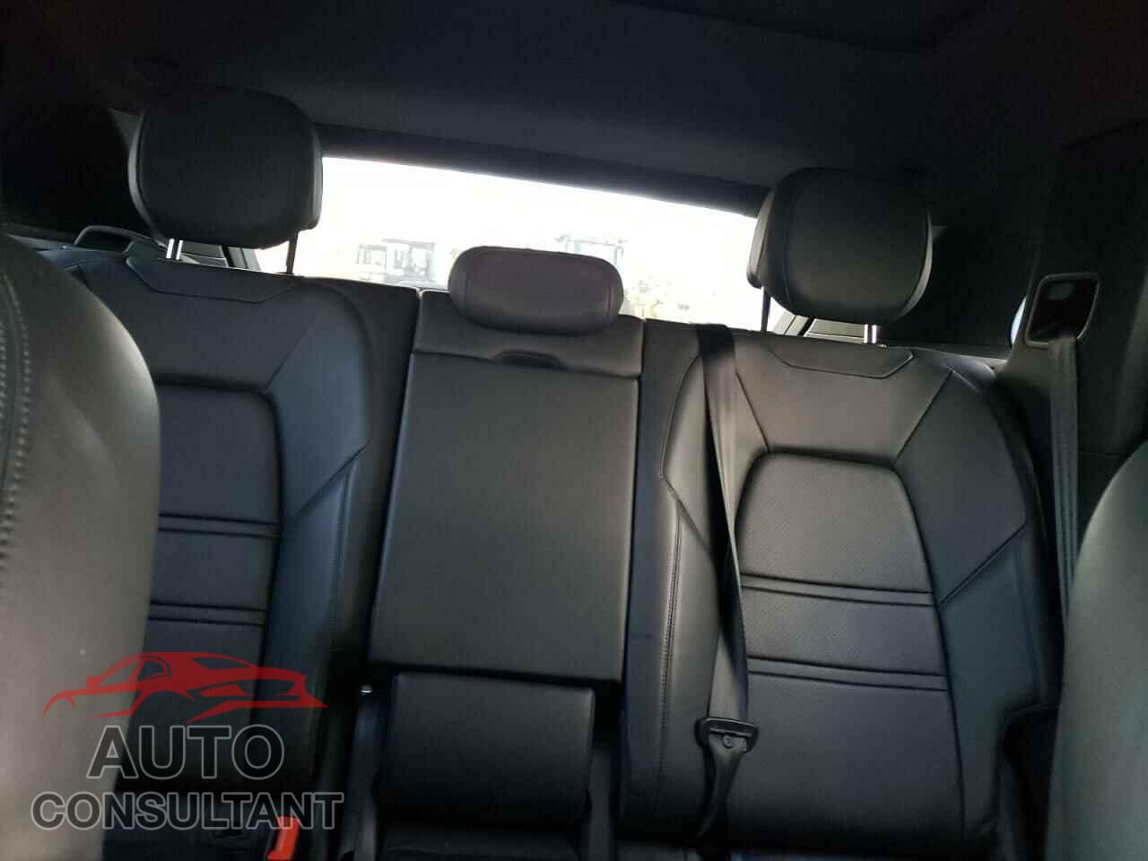 PORSCHE CAYENNE 2019 - WP1AA2AY8KDA10593