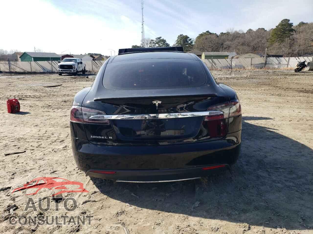 TESLA MODEL S 2013 - 5YJSA1DP8DFP05364