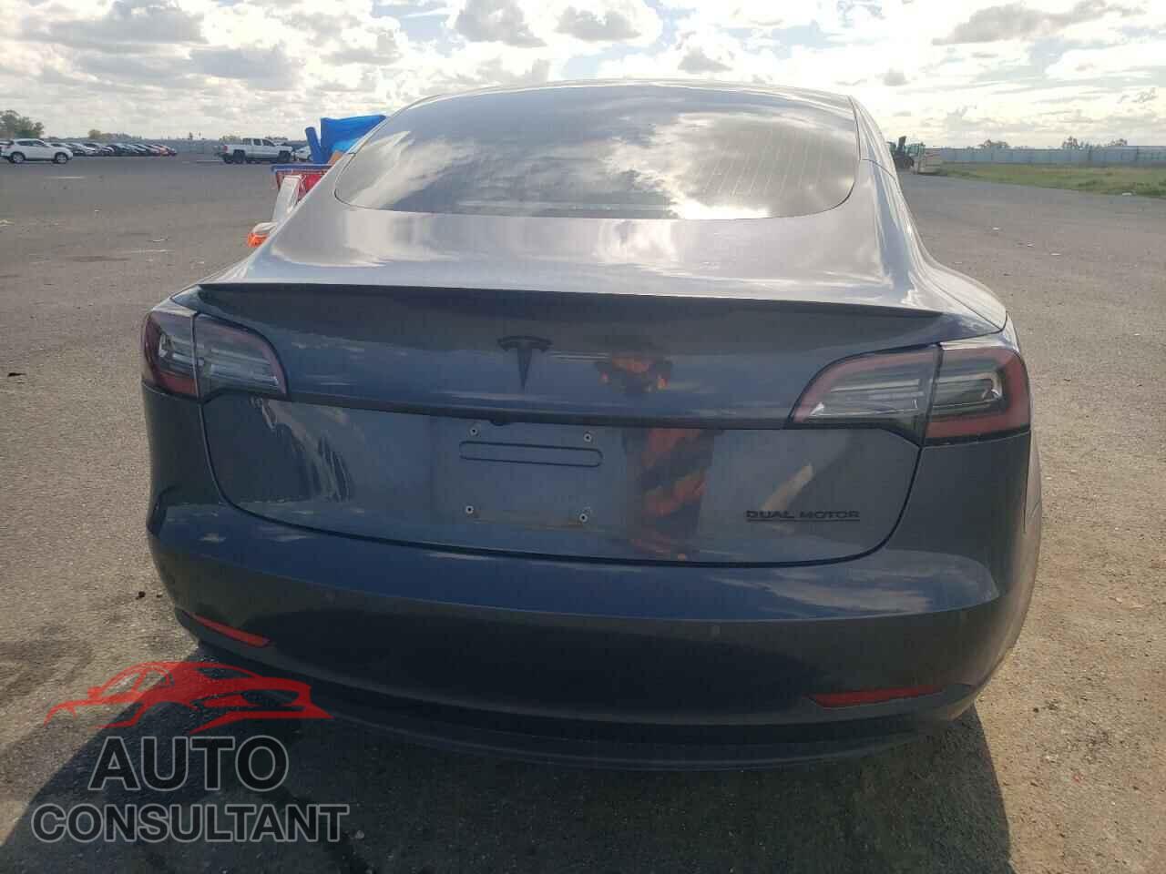 TESLA MODEL 3 2018 - 5YJ3E1EB5JF081773