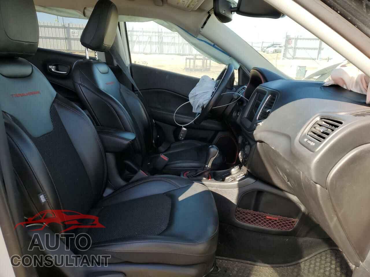 JEEP COMPASS 2019 - 3C4NJDDB5KT772005