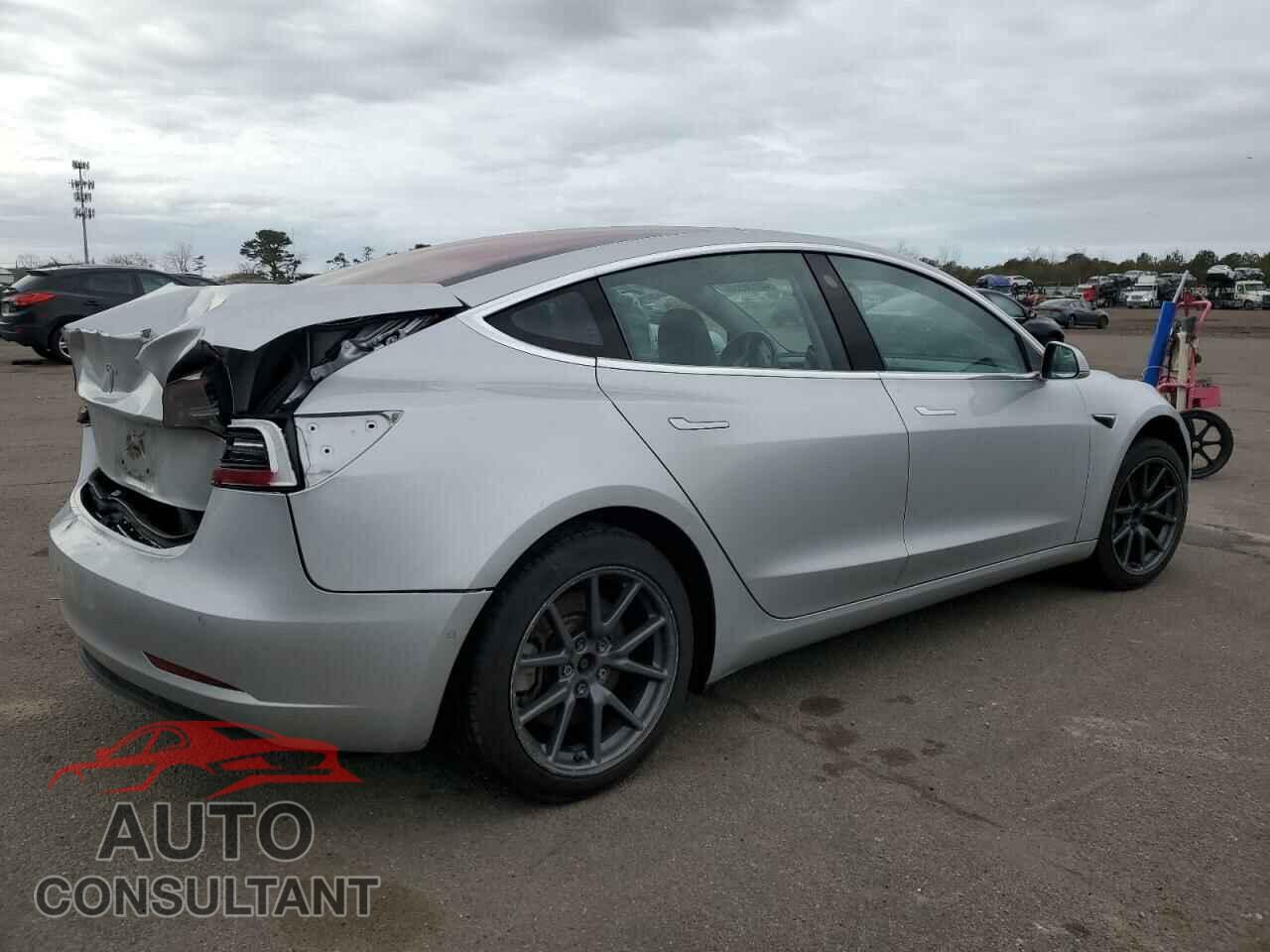 TESLA MODEL 3 2018 - 5YJ3E1EA5JF005199