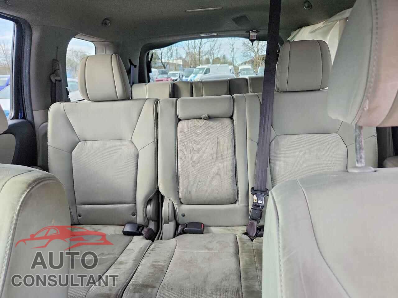 HONDA PILOT 2015 - 5FNYF4H21FB072592