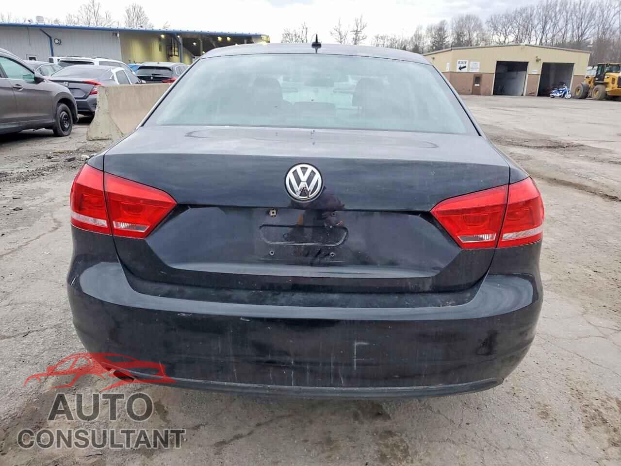 VOLKSWAGEN PASSAT 2014 - 1VWAP7A35EC008437