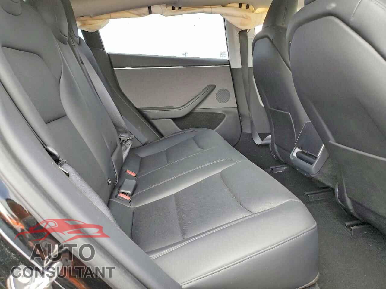TESLA MODEL 3 2024 - 5YJ3E1EA0RF744718