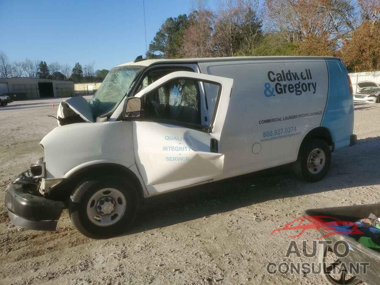 CHEVROLET EXPRESS 2020 - 1GCWGAFP4L1215203