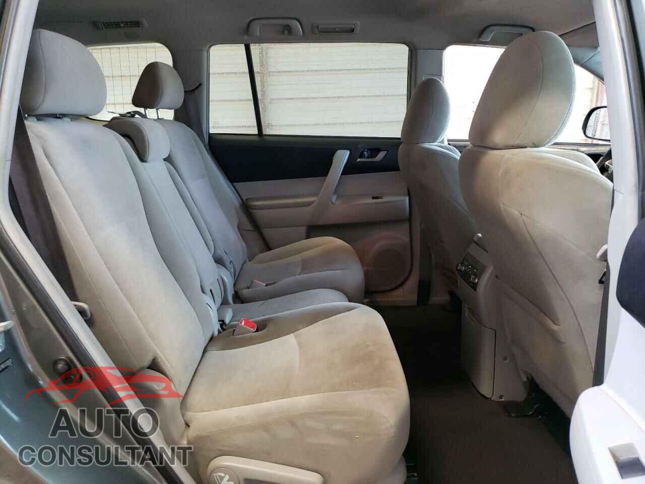 TOYOTA HIGHLANDER 2013 - 5TDBK3EH8DS202820