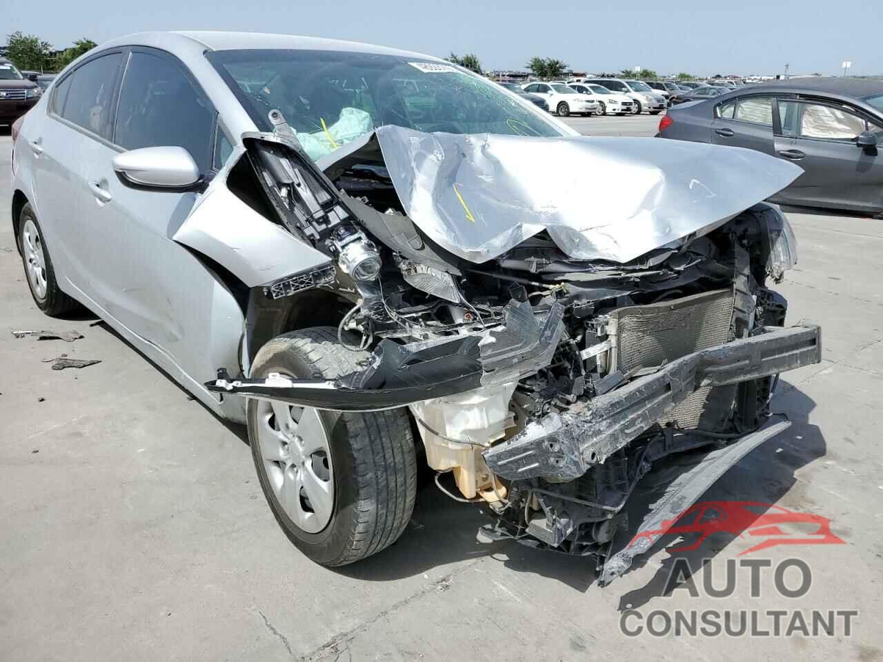 KIA FORTE 2018 - 3KPFK4A76JE195330